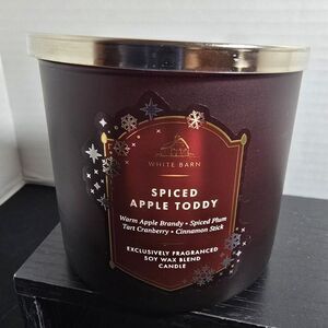 Bath and Body Works / White Barn ‎ 3 Wick Candle - Spiced Apple Toddy